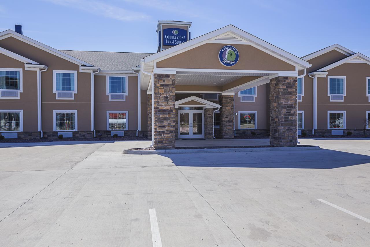 Cobblestone Inn & Suites - Altamont Exterior photo